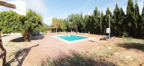 Finca rústica en Pasaje Roses de Abajo