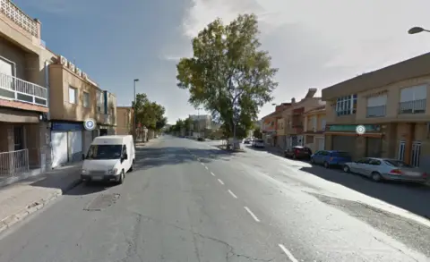 Local comercial en calle Ramón y Cajal