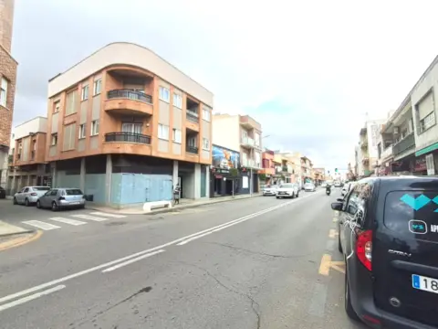 Local comercial en calle Vargas Machuga