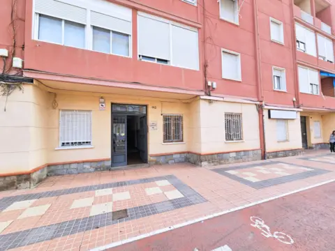 Piso en calle Ramón y Cajal, 142