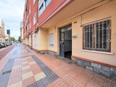 Piso en calle Ramón y Cajal, 142