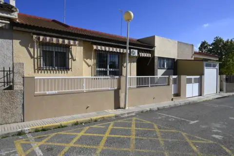 Chalet adosado en calle Pico Veleta, 1