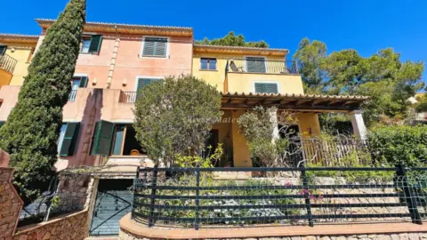 Chalet pareado en Carrer de Samaniego