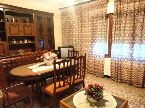 Casa en calle de Poeta Manuel Bañón