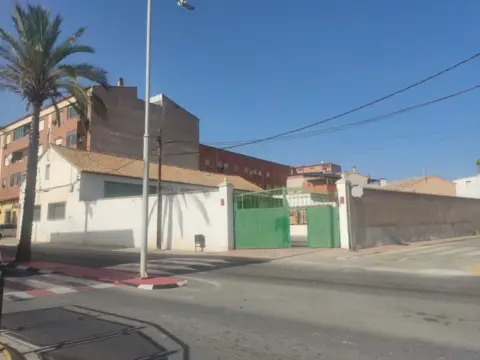 Nave comercial en Avenida de Valencia, 25