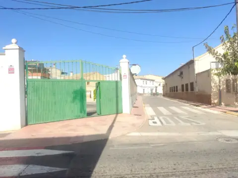 Nave comercial en Avenida de Valencia, 25