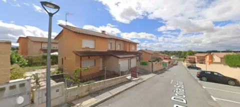 Chalet pareado en calle Reina Sofia, 15