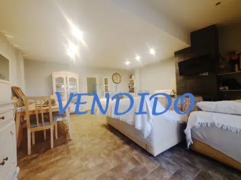 Chalet pareado en calle Brunete