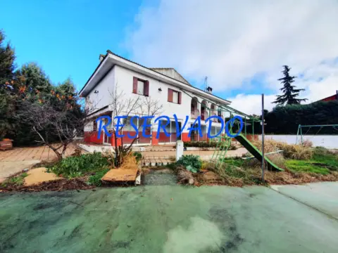 Chalet unifamiliar en Urbanización de las Colinas