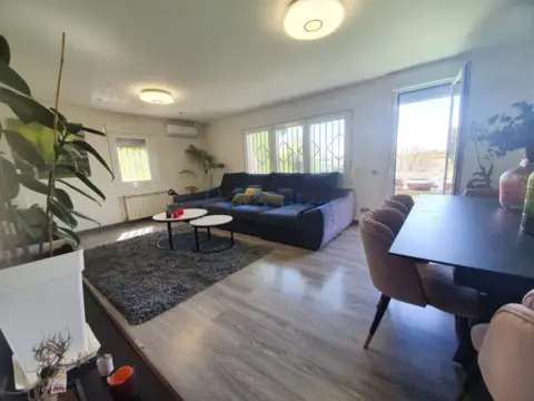 Chalet en Urbanización de las Colinas