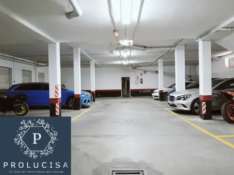 Garaje en calle de Miralrío, 2