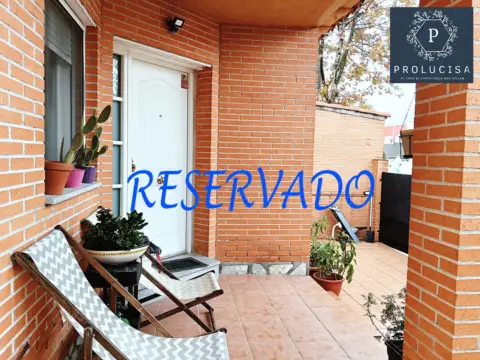Chalet pareado en calle de Serranillos