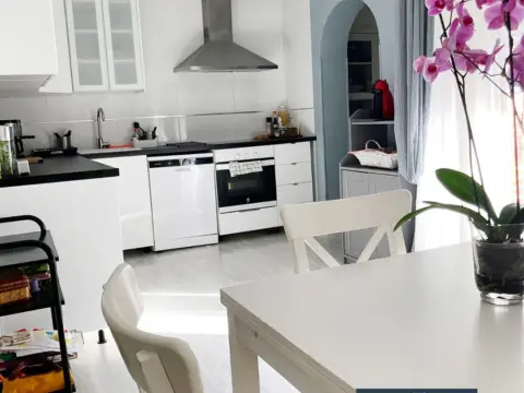 Habitación en calle del Tulipán