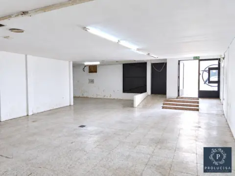 Local comercial en Centrico
