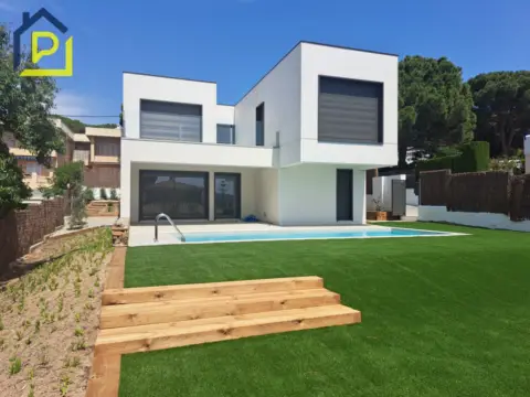 Casa en Carboneres