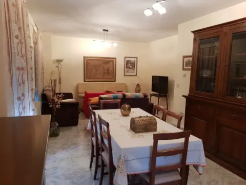 Chalet adosado en Baza
