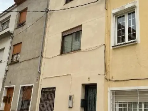 Casa adosada en calle Jaume L