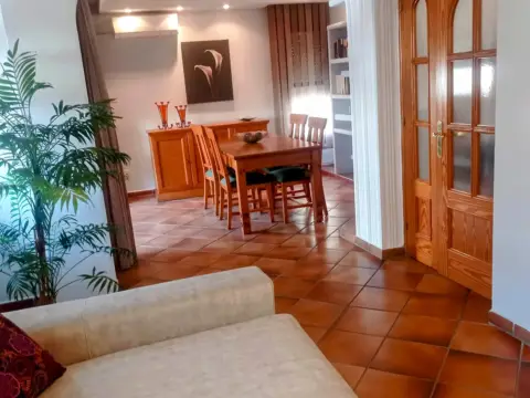 Chalet adosado en Carrer de Bellsolar