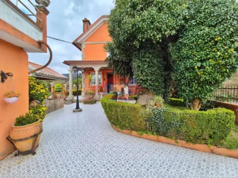 Casa en calle Cesantes