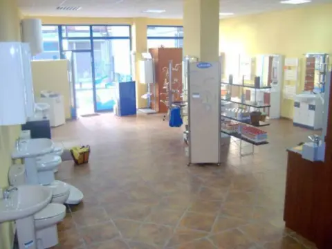 Local comercial en calle San Melchor Al Final