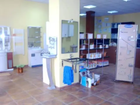 Local comercial en calle San Melchor Al Final