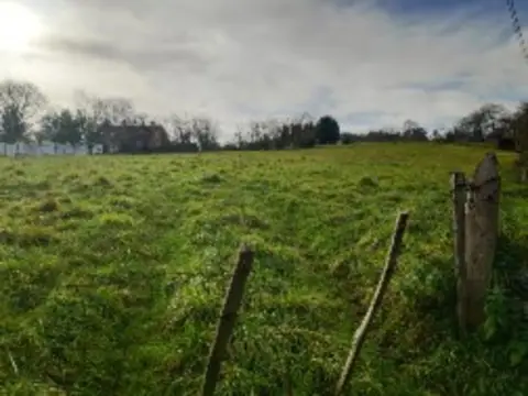 Terreno en calle Tiñana