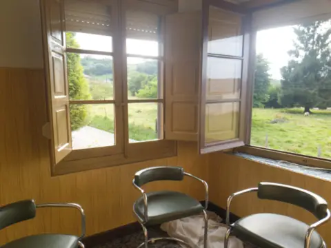 Casa en calle Carbayin Alto , El Planal