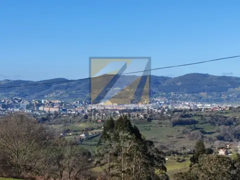 Terreno en Parroquias de Oviedo