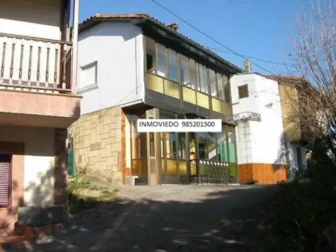 Casa en Morcin