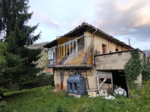 Casa en Barrio de Ara