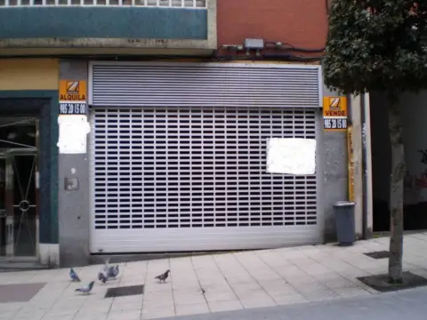 Local comercial en calle de la Lila