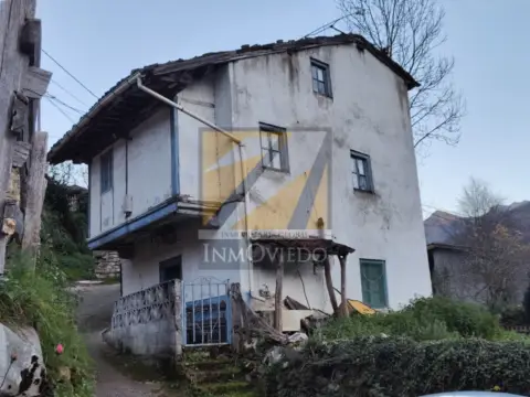 Casa en calle Caleao, Campo Caso