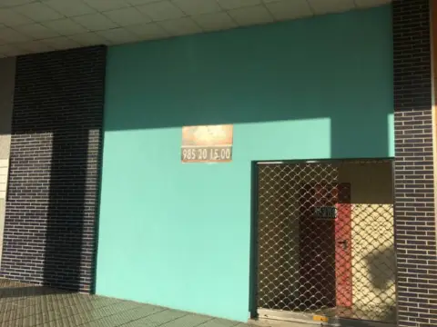 Local comercial en calle de Carreño