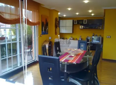 Chalet adosado en Avenida de la Reguera