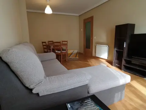 Piso en calle Doña Jimena