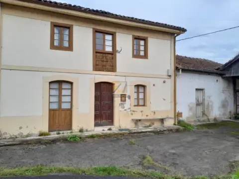 Casa en calle Manolo Ponteo