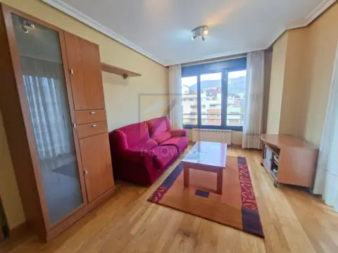 Piso en calle de Alfonso III 'El Magno'