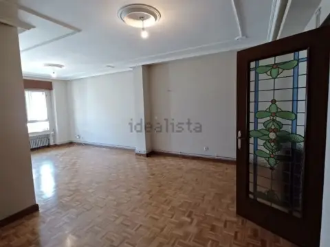 Piso en calle de Uría
