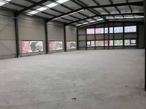 Nave comercial en Parque Principado