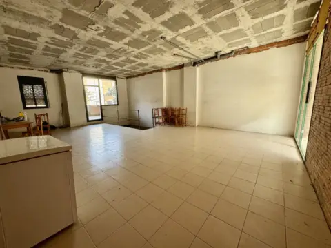 Local comercial en Rambla Mestre Jaume Torrents