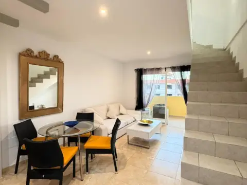 Dúplex en calle Luchador Alfredo Martin Residencial La Graciosa