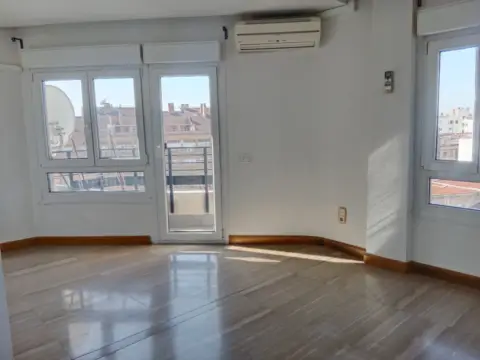 Piso en Paseo de Sagasta