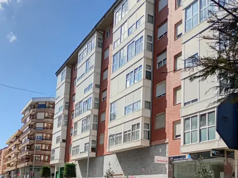 Piso en calle de la Constitución