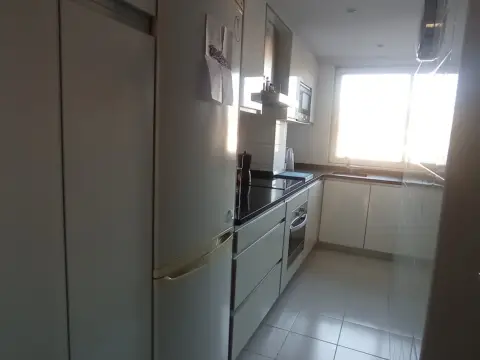 Piso en Avenida Parayas