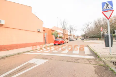 Casa adosada en Carretera de Olivenza