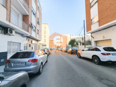 Piso en calle Fernando Sánchez Sampedro