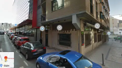 Commercial space in calle de Caveda, 54