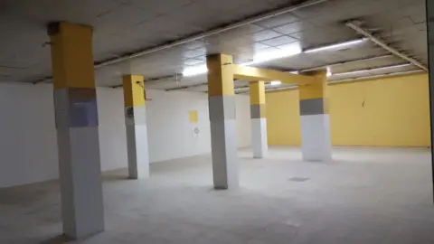 Local comercial en calle de la Cámara, 65