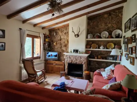 Casa rústica en Urbanización los Pinos