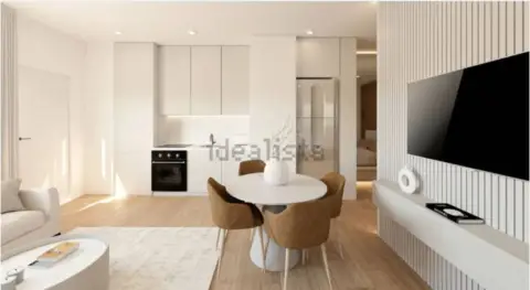 Piso en calle de Donoso Cortés